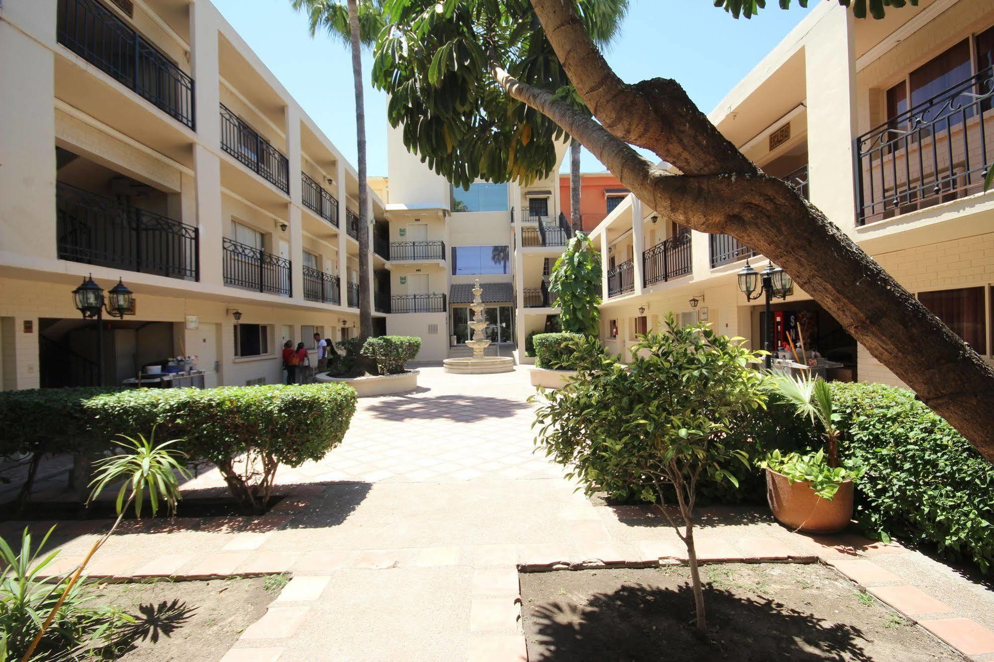 Hotel El Camino Inn & Suites Reynosa Luaran gambar